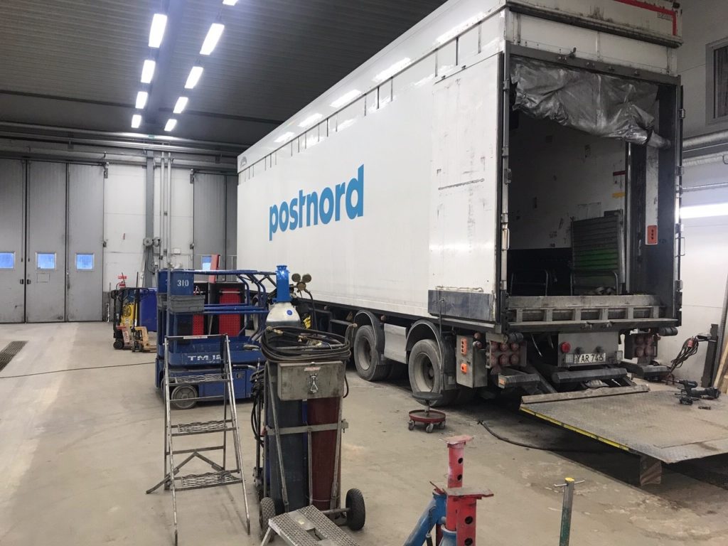 MTS Trucking Borlänge Service Reparation Verkstad Dubbelplansvagn Dubbeldäckare Knorr Wabco VAK